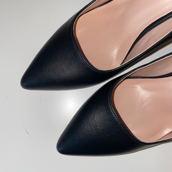 Black pumps (Almost brand new!) - Picture 6 of 8